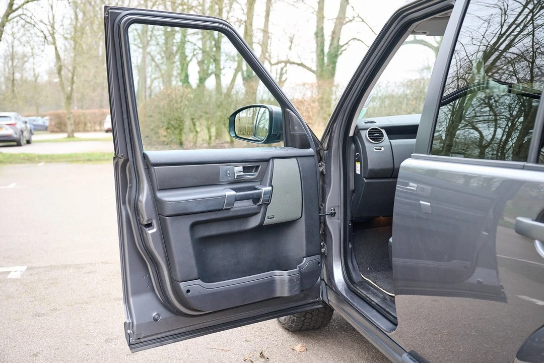 2016 Land Rover Discovery 4th Gen - Image 22 of 30