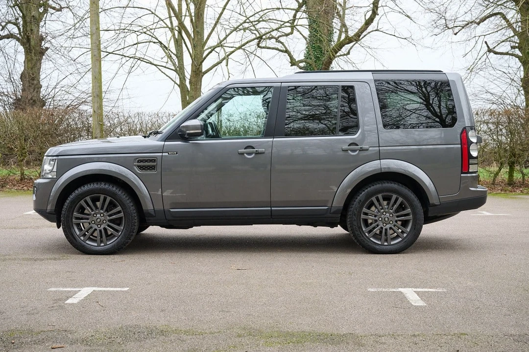 2016 Land Rover Discovery 4th Gen - Image 10 of 30
