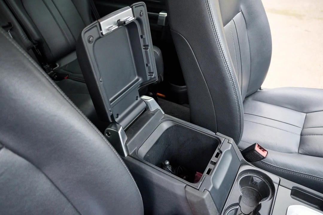 2016 Land Rover Discovery 4th Gen - Image 30 of 30