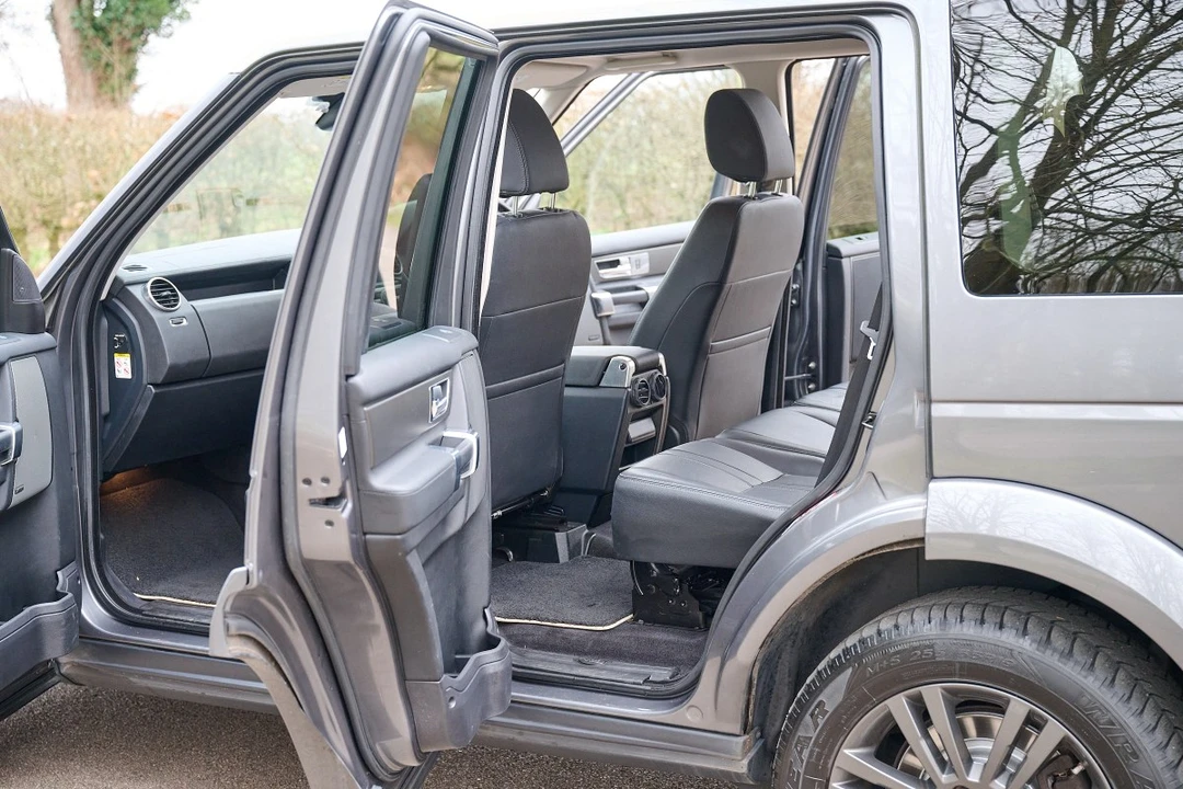 2016 Land Rover Discovery 4th Gen - Image 21 of 30
