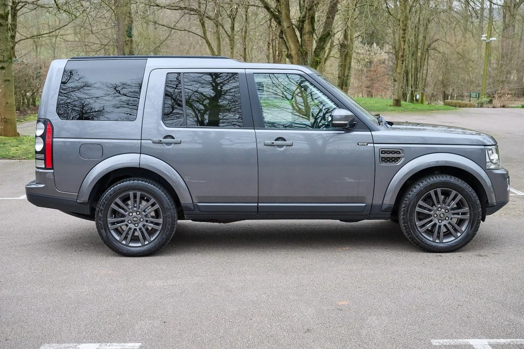 2016 Land Rover Discovery 4th Gen - Image 5 of 30