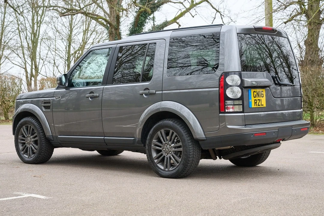 2016 Land Rover Discovery 4th Gen - Image 9 of 30