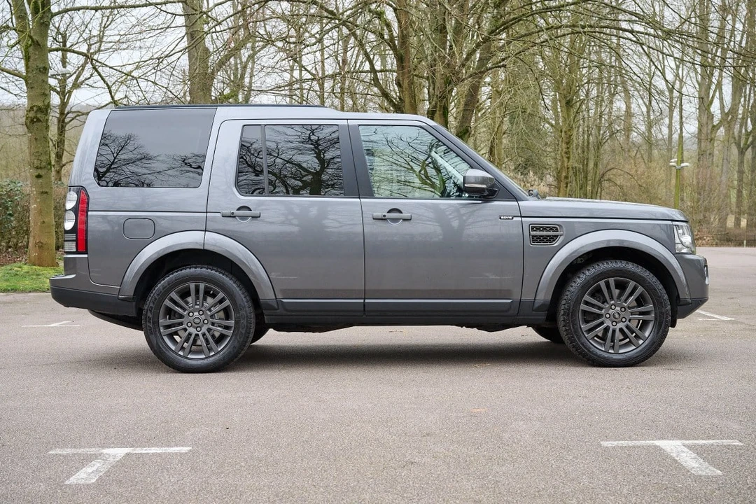 2016 Land Rover Discovery 4th Gen - Image 6 of 30