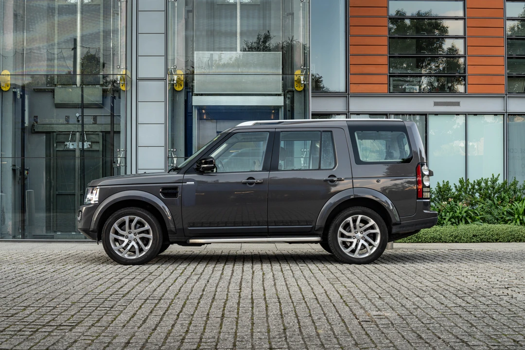 2016 Land Rover Discovery 4th Gen - Image 4 of 31