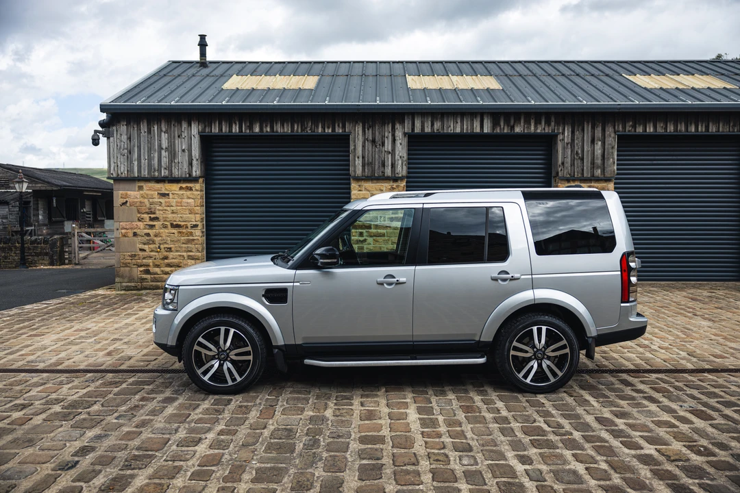 2016 Land Rover Discovery 4th Gen - Image 4 of 31