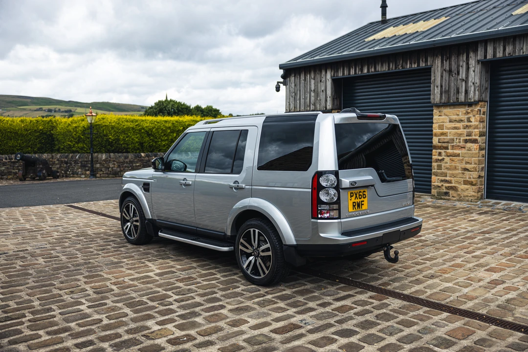 2016 Land Rover Discovery 4th Gen - Image 5 of 31