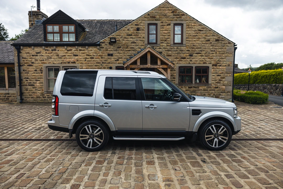 2016 Land Rover Discovery 4th Gen - Image 8 of 31