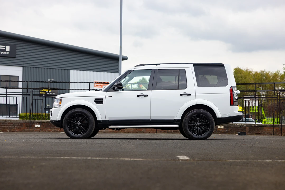 2016 Land Rover Discovery 4th Gen - Image 8 of 31
