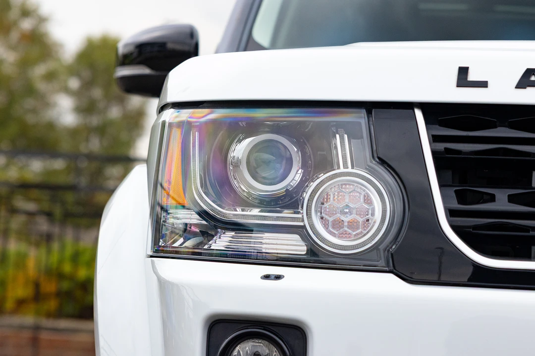 2016 Land Rover Discovery 4th Gen - Image 17 of 31