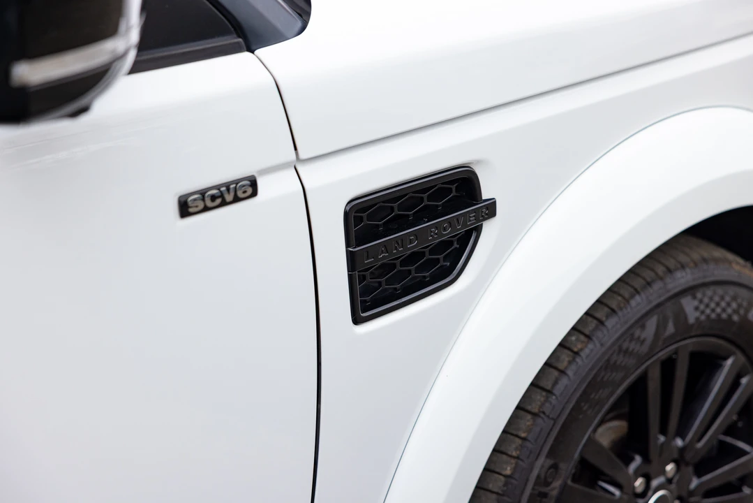 2016 Land Rover Discovery 4th Gen - Image 18 of 31