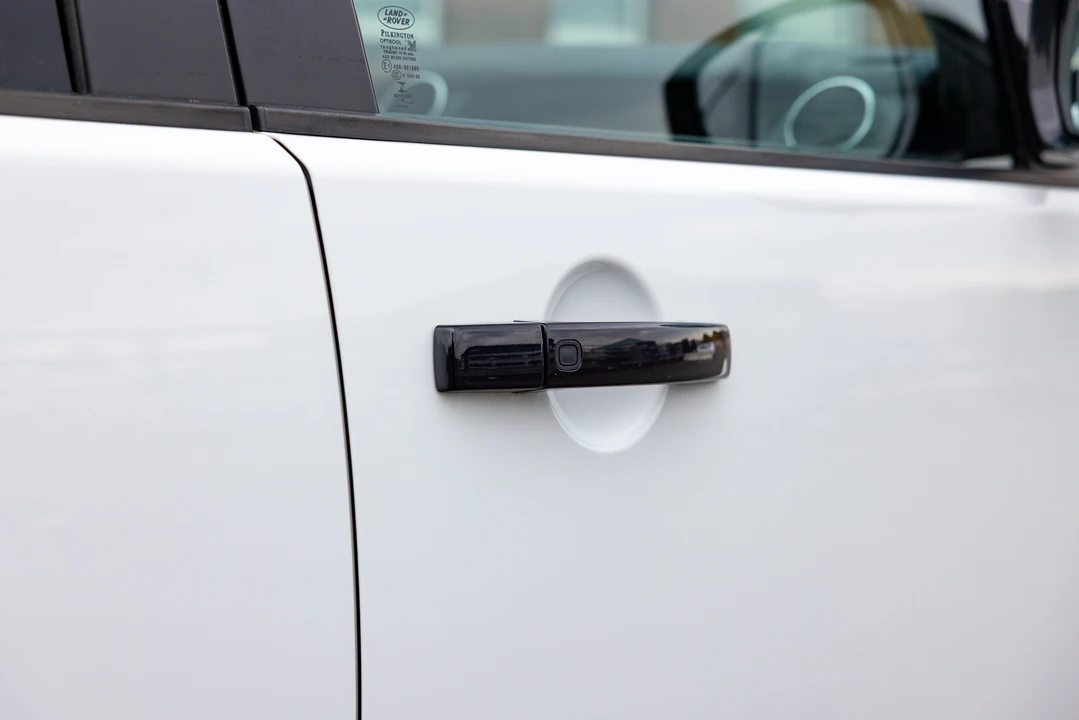 2016 Land Rover Discovery 4th Gen - Image 23 of 31
