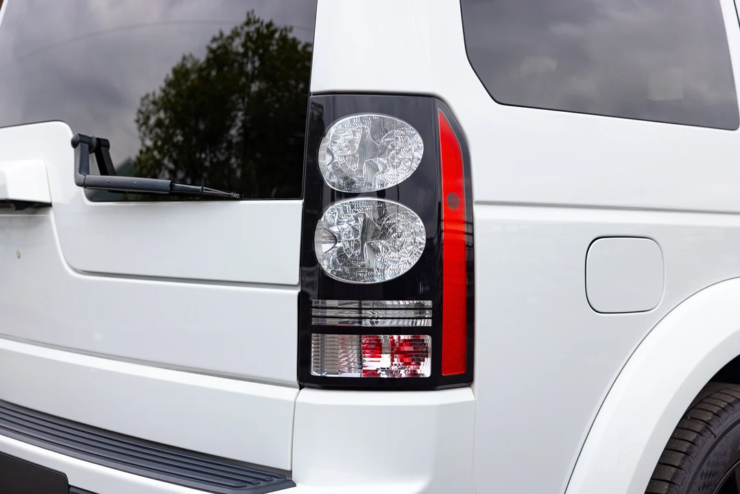 2016 Land Rover Discovery 4th Gen - Image 28 of 31