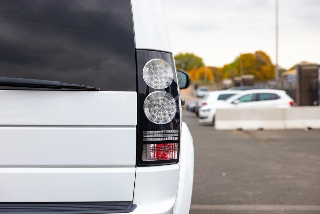 2016 Land Rover Discovery 4th Gen - Image 29 of 31