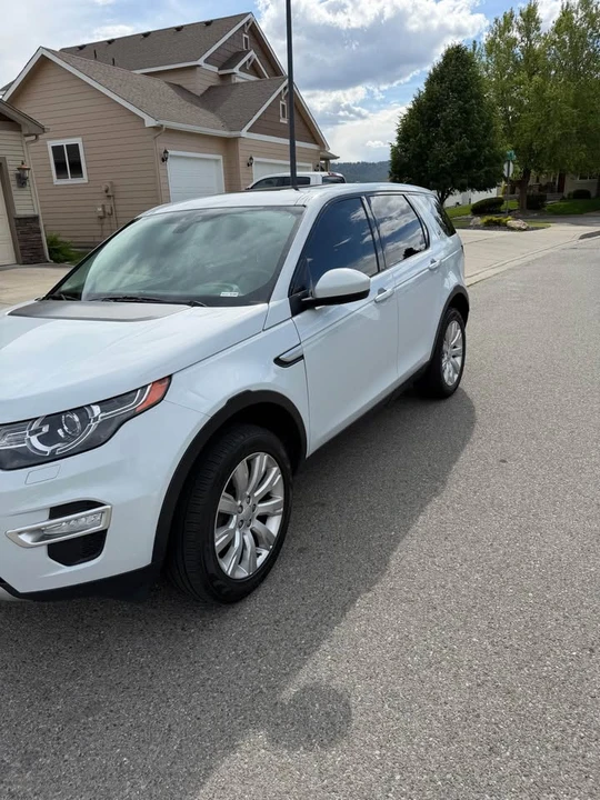 2016 Land Rover Discovery 4th Gen - Image 8 of 10