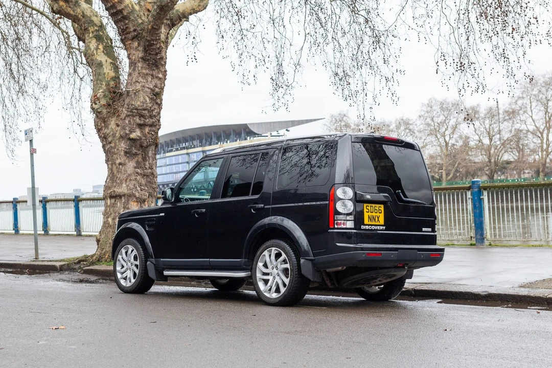 2016 Land Rover Discovery 4th Gen - Image 5 of 30