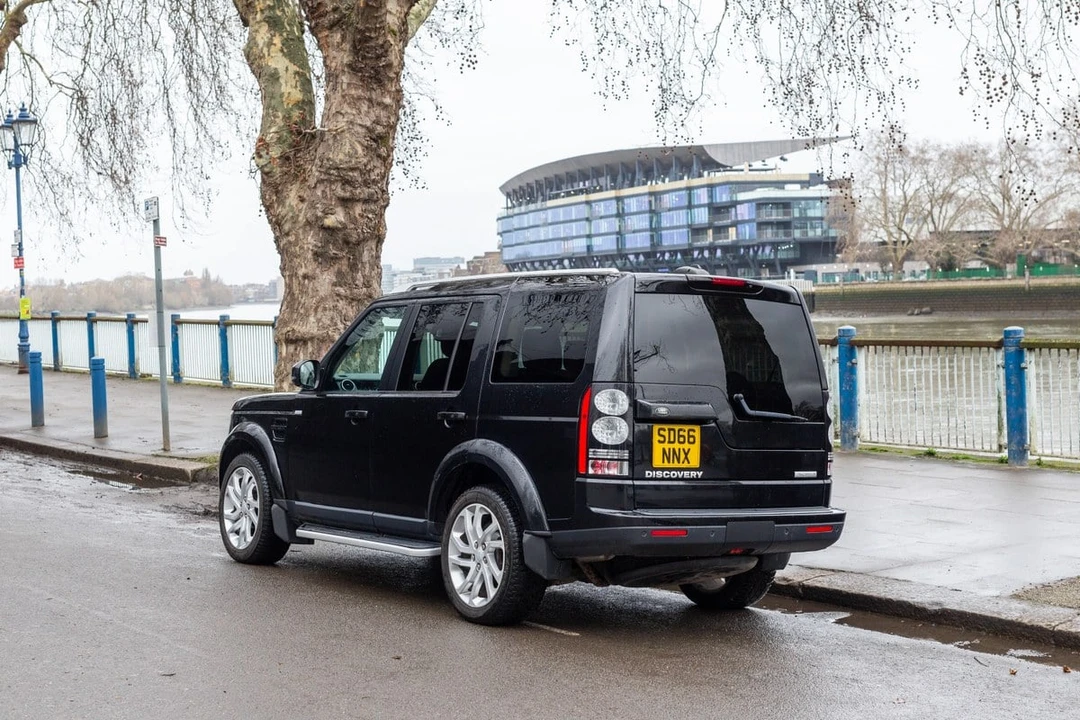 2016 Land Rover Discovery 4th Gen - Image 6 of 30