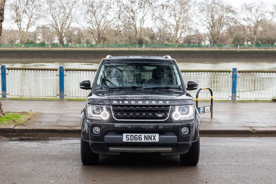 2016 Land Rover Discovery 4th Gen - Image 10 of 30