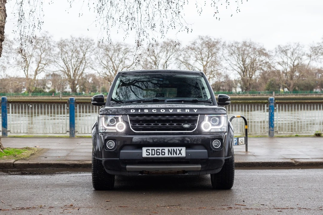 2016 Land Rover Discovery 4th Gen - Image 11 of 30