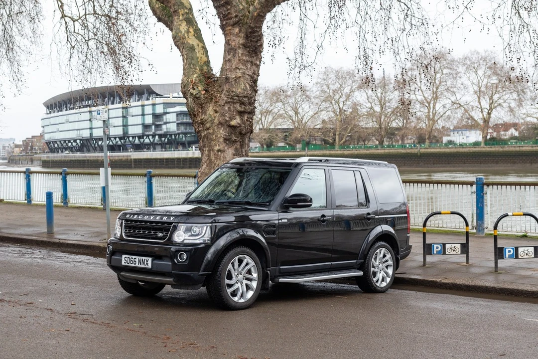 2016 Land Rover Discovery 4th Gen - Image 2 of 30