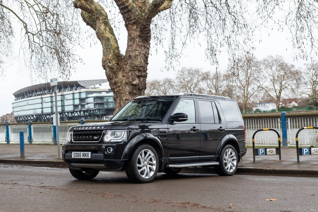 2016 Land Rover Discovery 4th Gen - Image 3 of 30