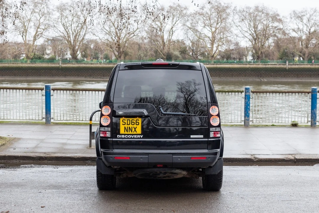 2016 Land Rover Discovery 4th Gen - Image 13 of 30