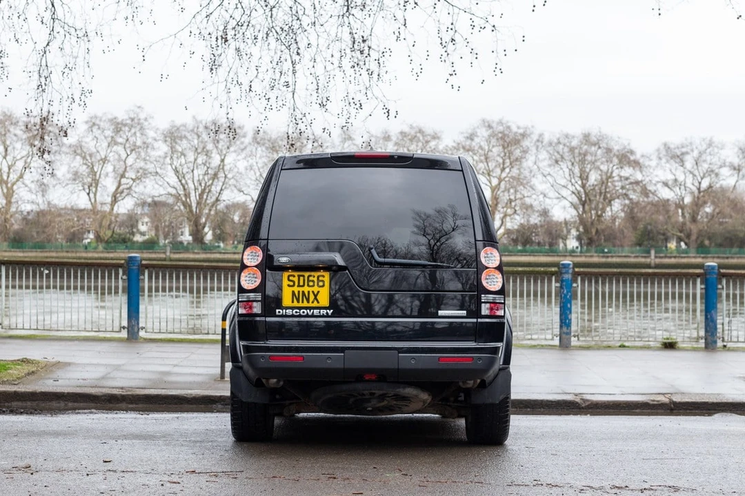 2016 Land Rover Discovery 4th Gen - Image 14 of 30