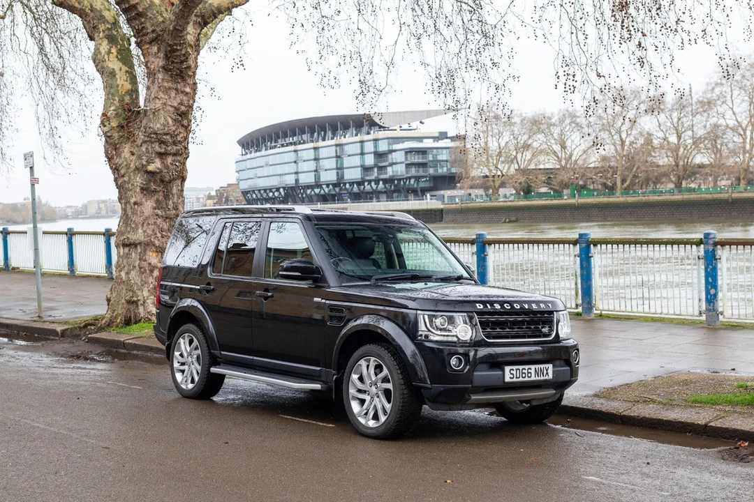 2016 Land Rover Discovery 4th Gen - Image 17 of 30