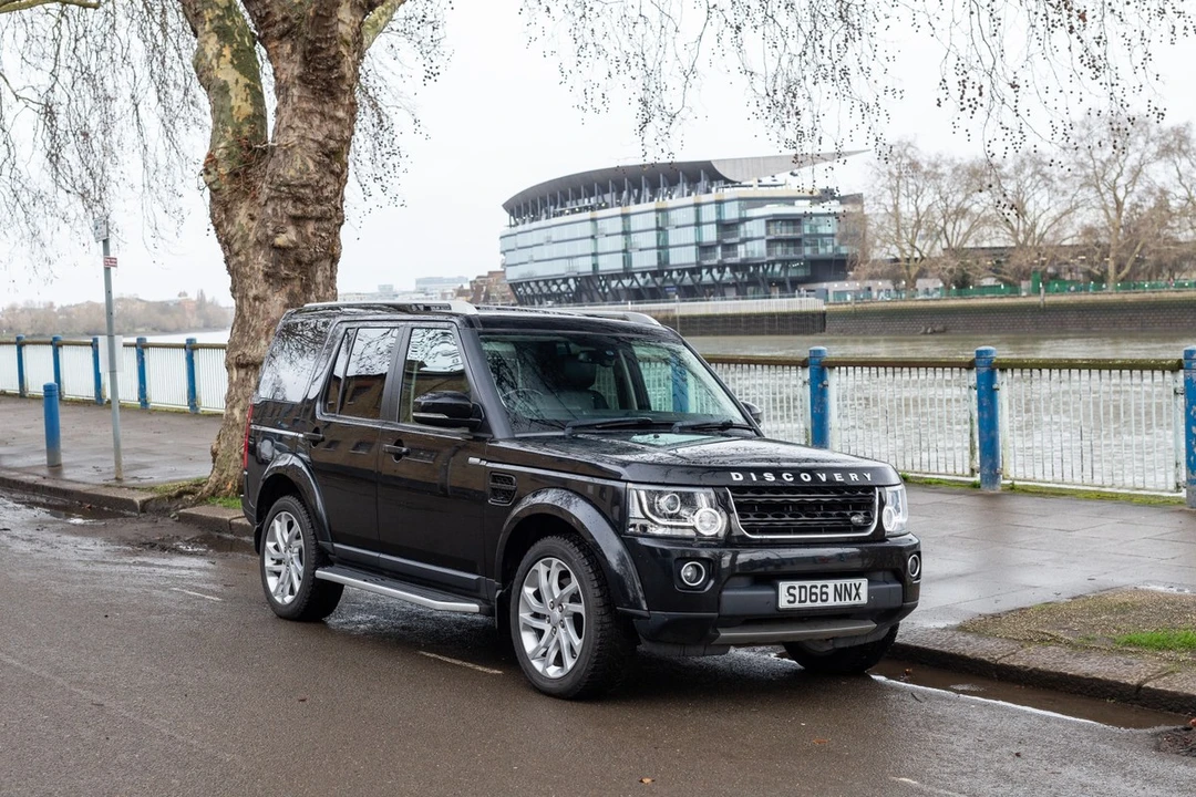 2016 Land Rover Discovery 4th Gen - Image 19 of 30
