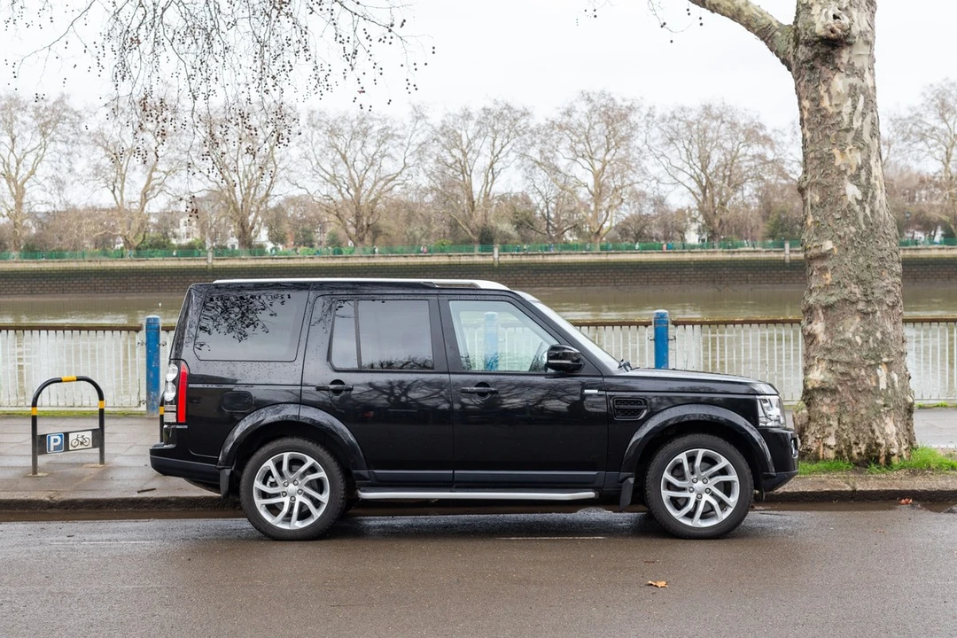 2016 Land Rover Discovery 4th Gen - Image 21 of 30