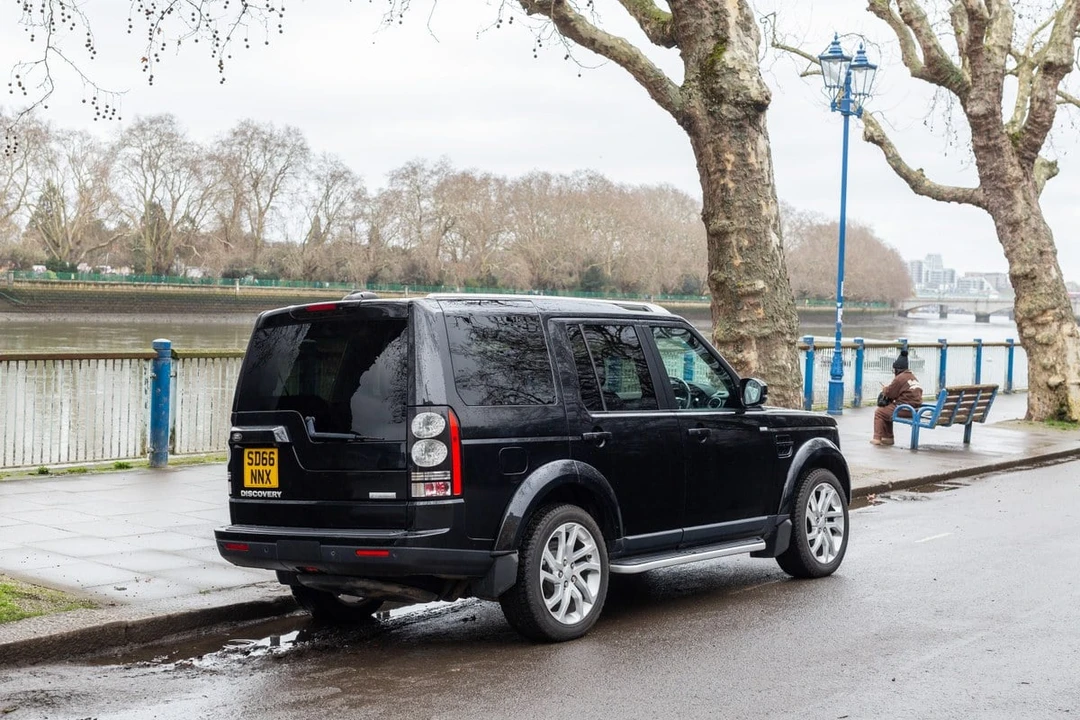 2016 Land Rover Discovery 4th Gen - Image 23 of 30