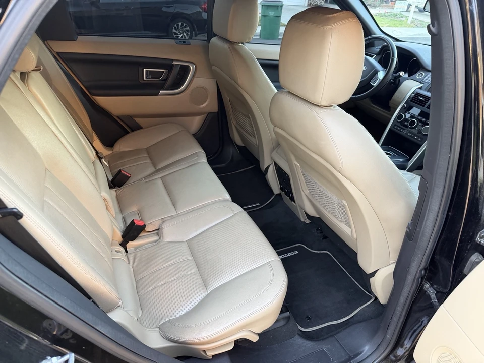 2016 Land Rover Discovery 4th Gen - Image 11 of 21