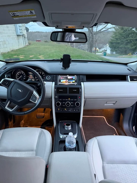 2016 Land Rover Discovery Sport - Image 11 of 18