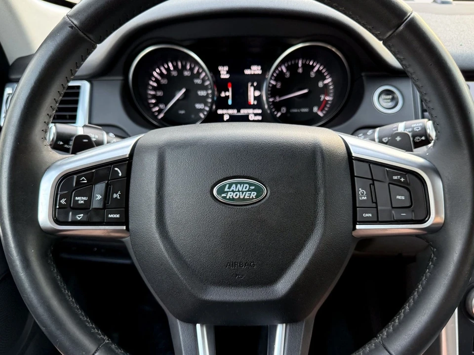 2016 Land Rover Discovery 4th Gen - Image 9 of 12