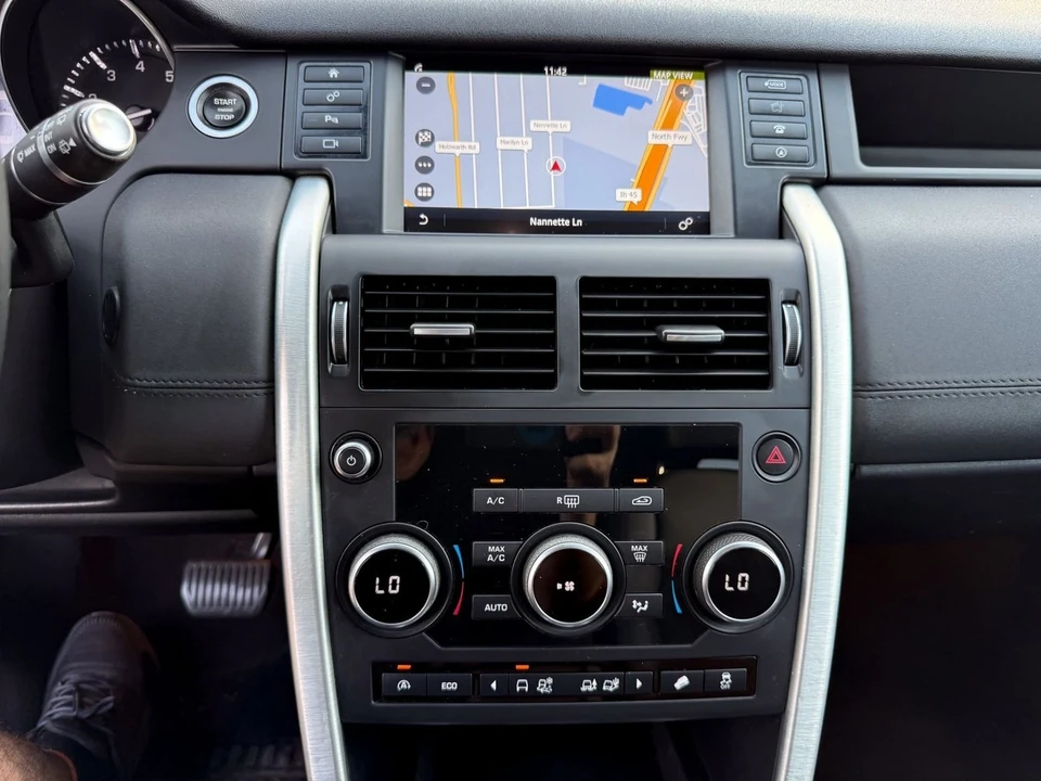 2016 Land Rover Discovery 4th Gen - Image 11 of 12