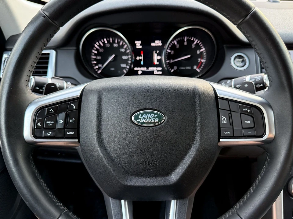 2016 Land Rover Discovery 4th Gen - Image 9 of 12