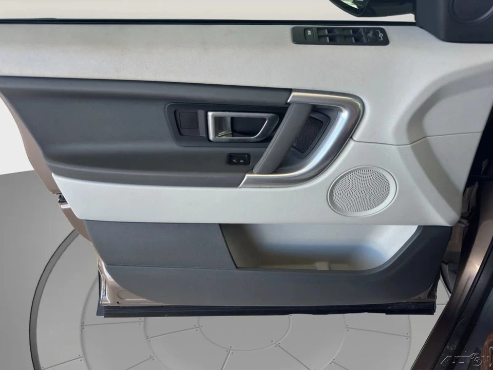 2016 Land Rover Discovery Sport - Image 13 of 21