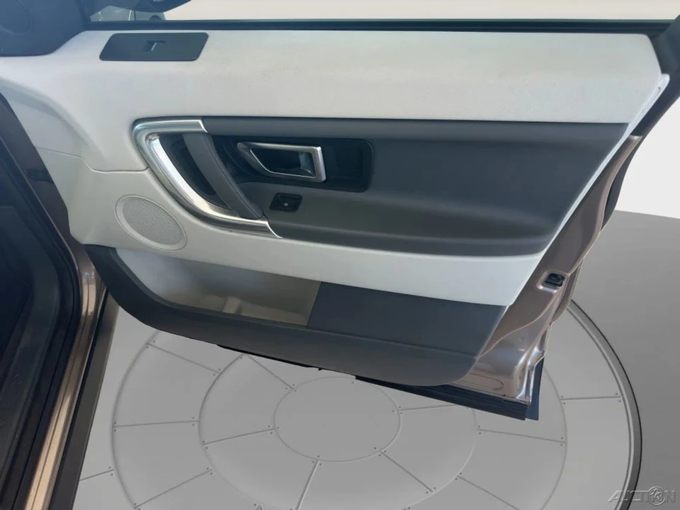 2016 Land Rover Discovery Sport - Image 18 of 21