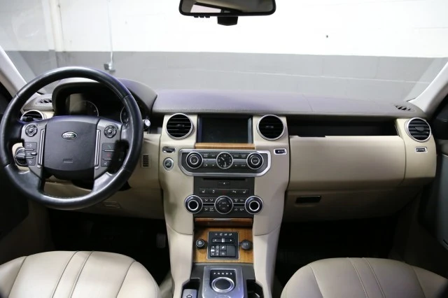 2016 Land Rover Discovery 4th Gen - Image 9 of 21