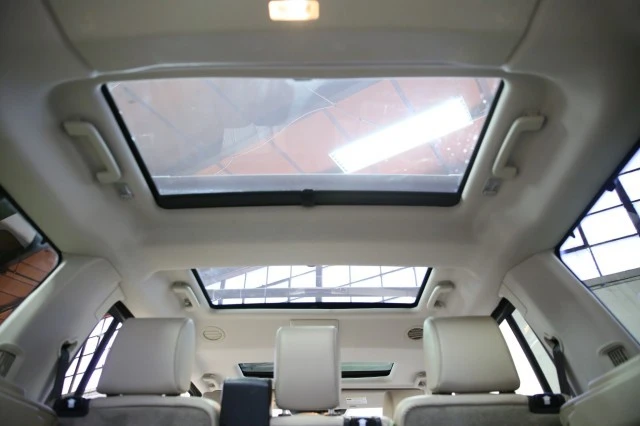 2016 Land Rover Discovery 4th Gen - Image 17 of 21