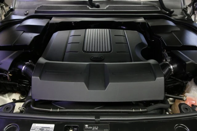 2016 Land Rover Discovery 4th Gen - Image 7 of 21