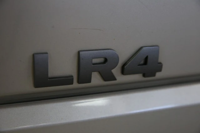 2016 Land Rover Discovery 4th Gen - Image 6 of 21