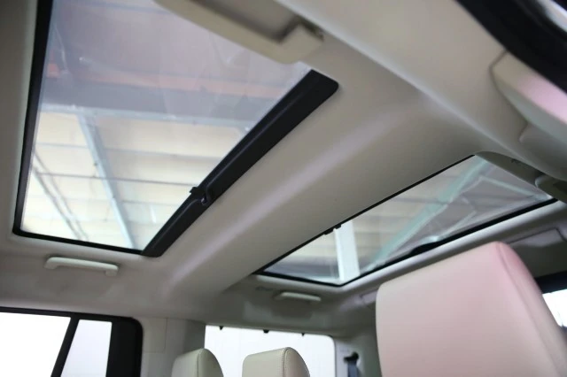 2016 Land Rover Discovery 4th Gen - Image 17 of 21