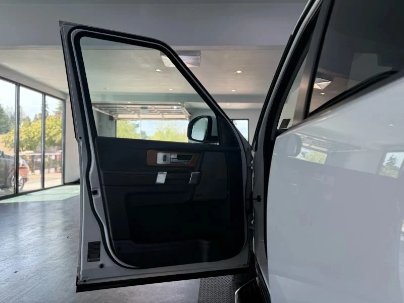 2016 Land Rover Discovery 4th Gen - Image 10 of 20