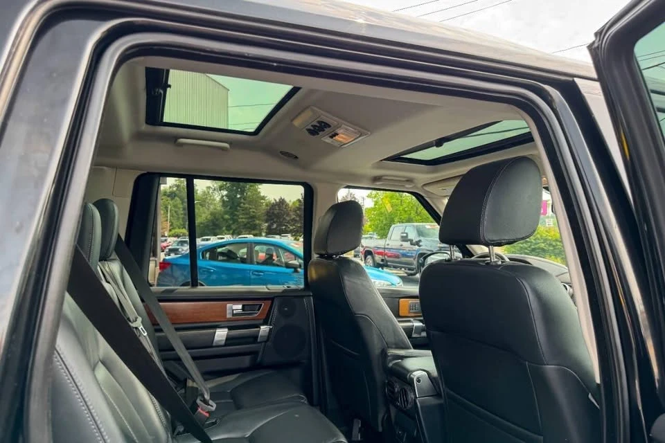 2016 Land Rover Discovery 4th Gen - Image 17 of 20