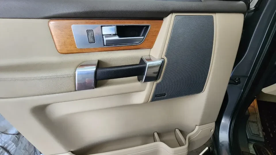 2016 Land Rover Discovery 4th Gen - Image 11 of 20