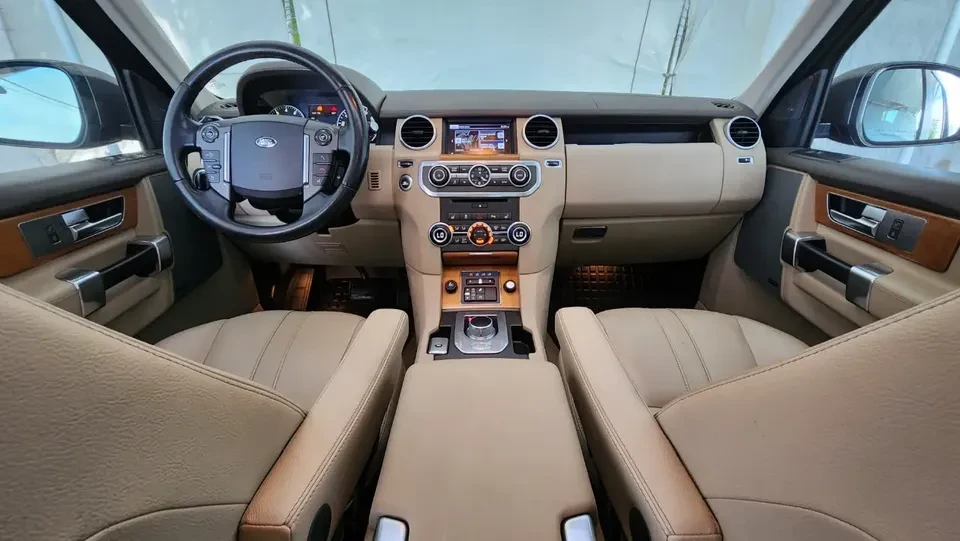 2016 Land Rover Discovery 4th Gen - Image 16 of 20