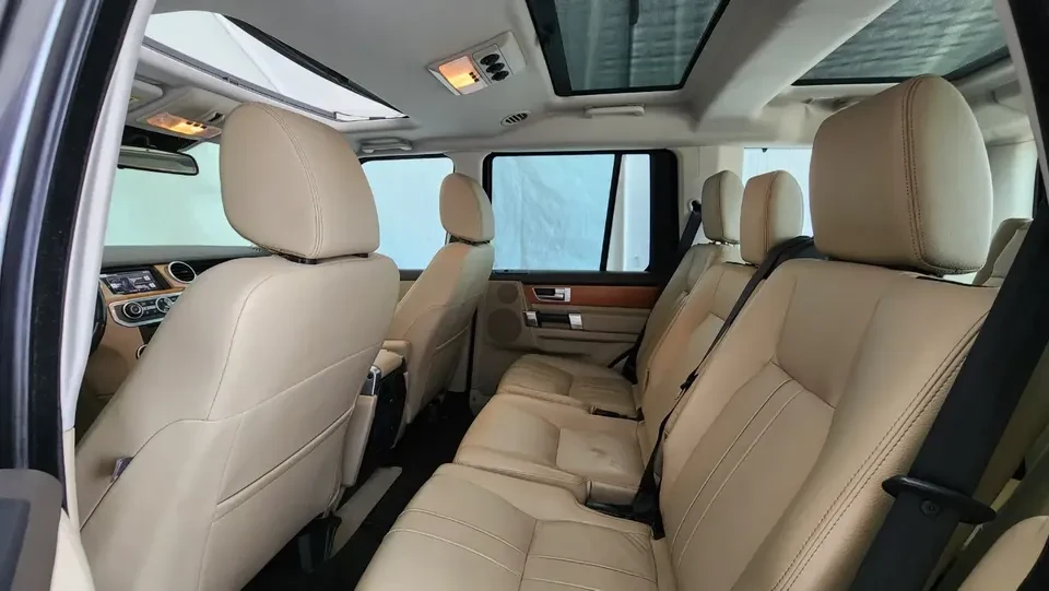 2016 Land Rover Discovery 4th Gen - Image 17 of 20
