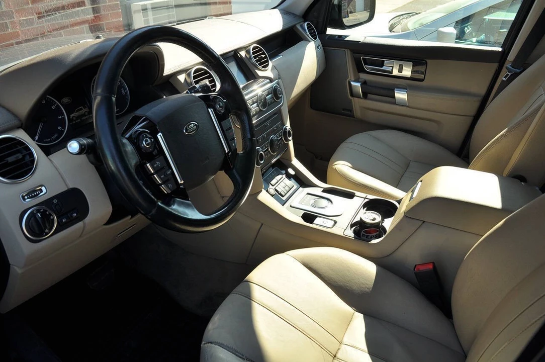 2016 Land Rover Discovery 4th Gen - Image 2 of 8