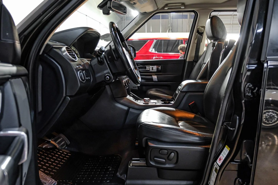 2016 Land Rover Discovery 4th Gen - Image 4 of 12