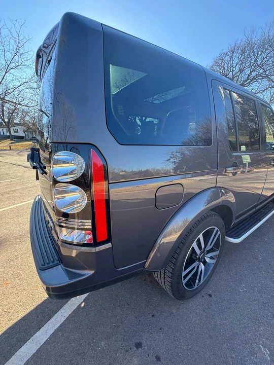 2016 Land Rover Discovery 4th Gen - Image 30 of 31